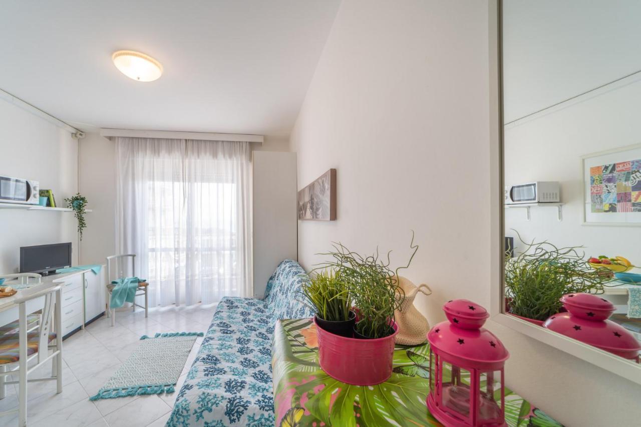 Residenza Puerto Do Sol Lignano Sabbiadoro Exterior foto